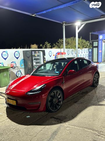 מודעת רכב טסלה מודל 3