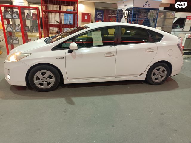 מודעת רכב טויוטה פריוס