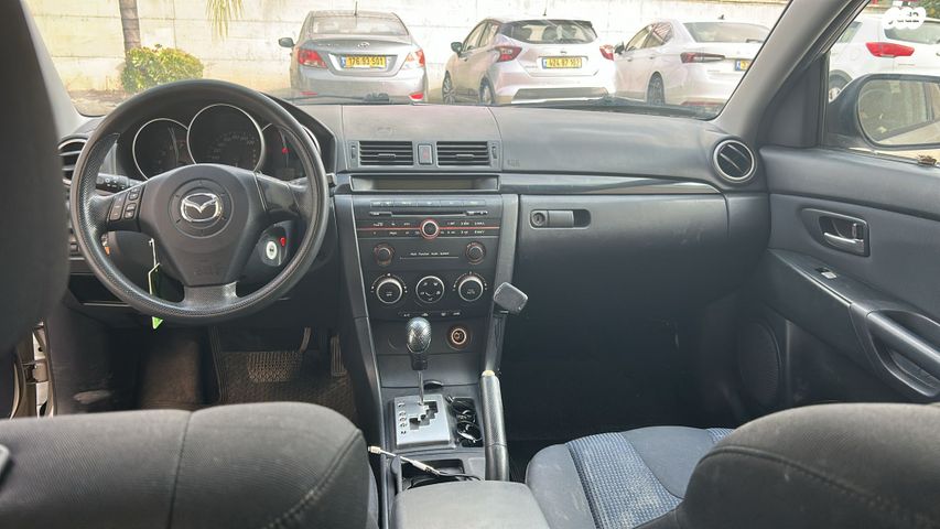 מודעת רכב מאזדה 3