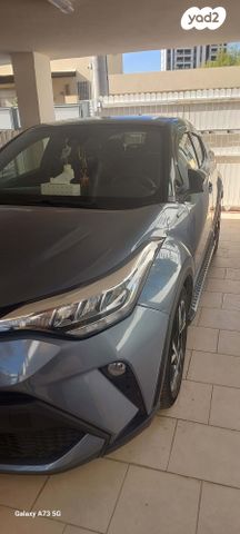 מודעת רכב טויוטה C-HR