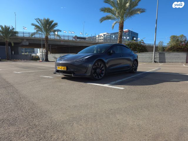 מודעת רכב טסלה מודל 3