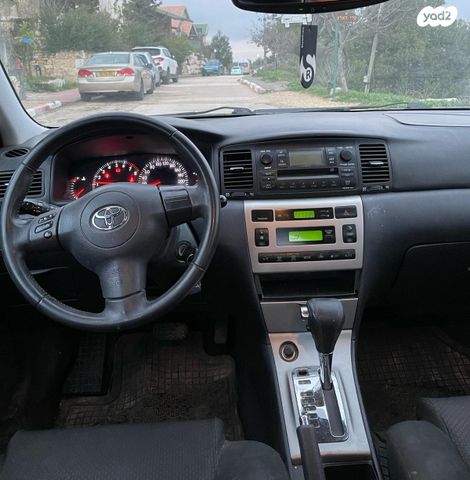 טויוטה קורולה