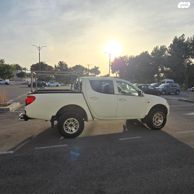 מיצובישי טרייטון / L200
