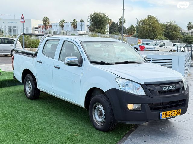 איסוזו די-מקס