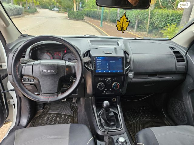 איסוזו די-מקס