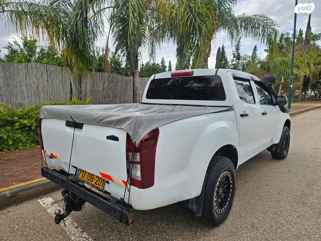 איסוזו די-מקס