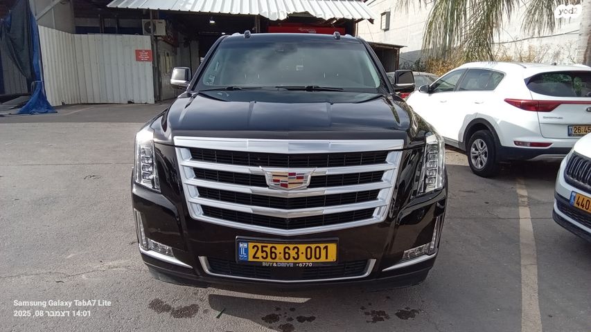 מודעת רכב קאדילק אסקלייד