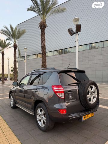 טויוטה RAV4