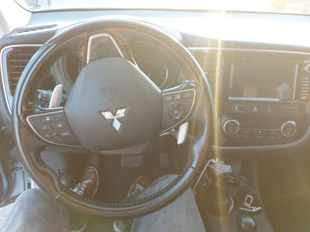 מיצובישי אאוטלנדר