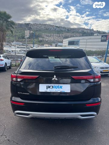 מיצובישי אאוטלנדר