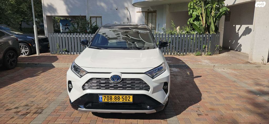 טויוטה RAV4