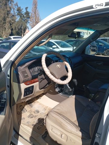 טויוטה לנד קרוזר