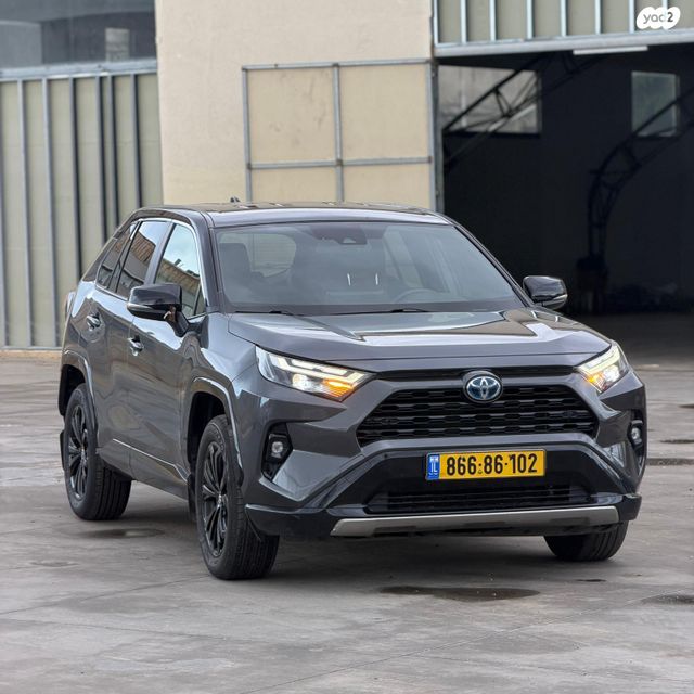 טויוטה RAV4