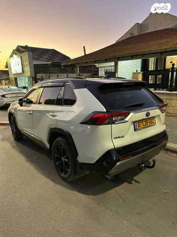 טויוטה RAV4