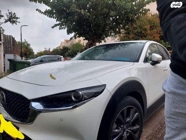 מודעת רכב מאזדה CX-30