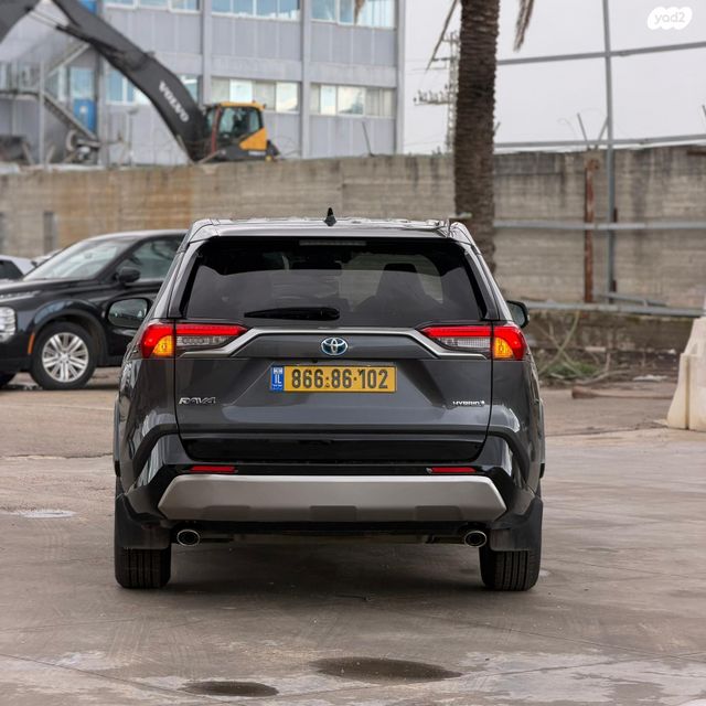 טויוטה RAV4