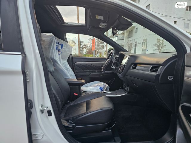 מיצובישי אאוטלנדר