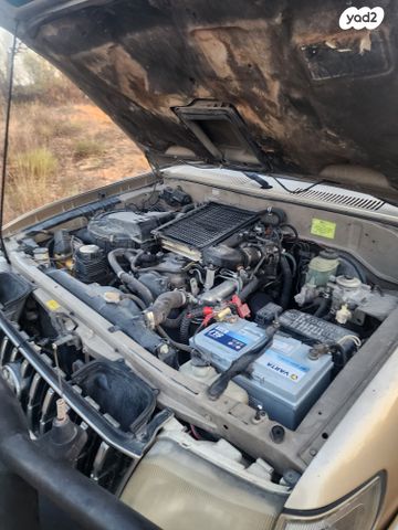 טויוטה לנד קרוזר