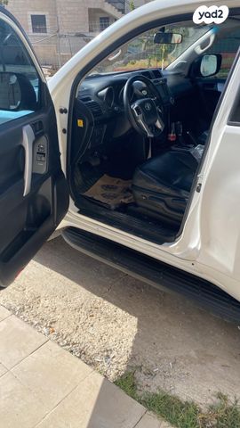 טויוטה לנד קרוזר