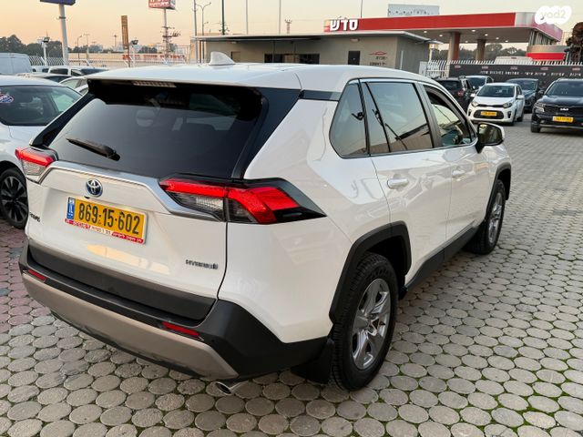 טויוטה RAV4