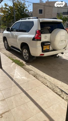 טויוטה לנד קרוזר