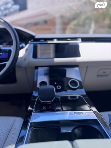 לנד רובר ריינג' רובר ולאר