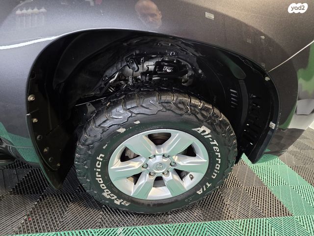 טויוטה לנד קרוזר