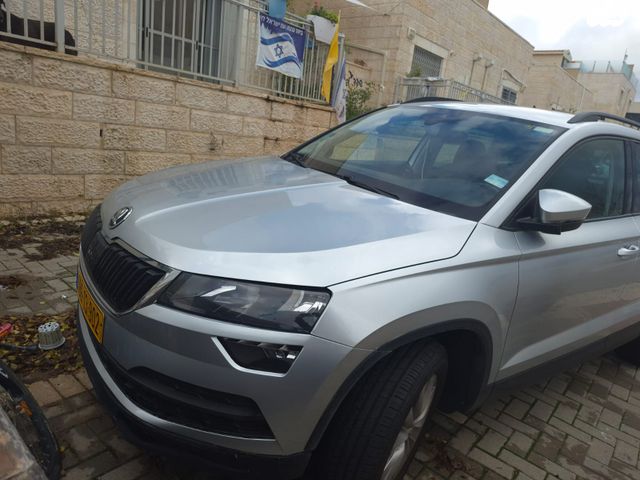 מודעת רכב סקודה קארוק