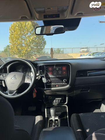 מיצובישי אאוטלנדר