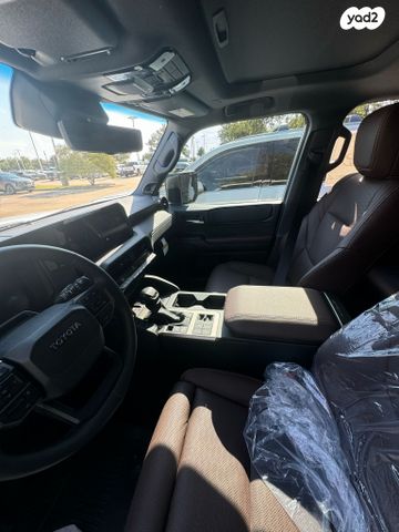 טויוטה לנד קרוזר