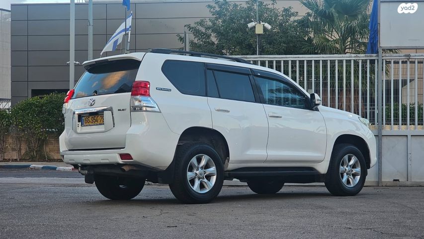 טויוטה לנד קרוזר