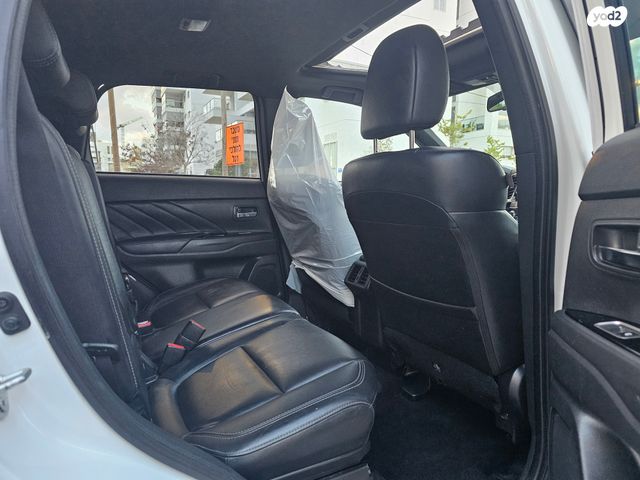 מיצובישי אאוטלנדר