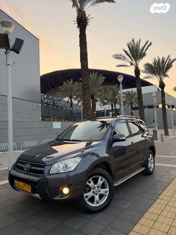 טויוטה RAV4