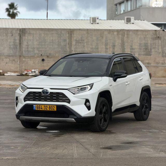 טויוטה RAV4
