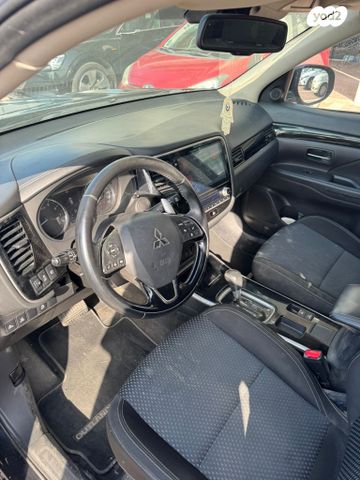 מיצובישי אאוטלנדר