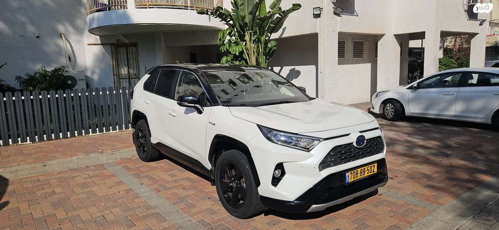מודעת רכב טויוטה RAV4