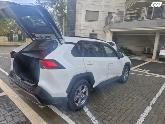טויוטה RAV4