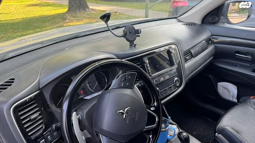 מיצובישי אאוטלנדר