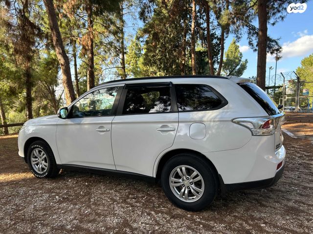 מיצובישי אאוטלנדר