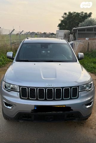 מודעת רכב ג'יפ גרנד צ'ירוקי