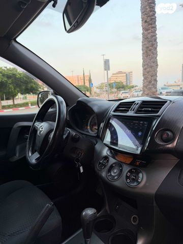 טויוטה RAV4