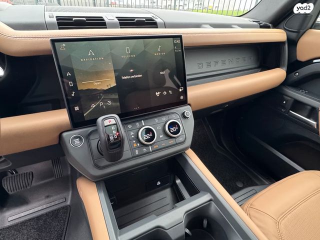 לנד רובר דיפנדר