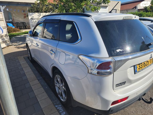 מיצובישי אאוטלנדר