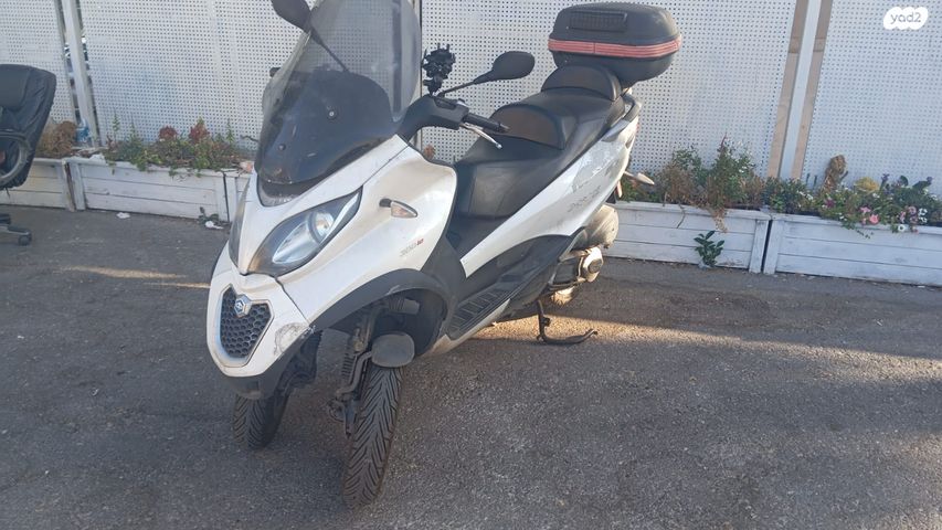 מודעת רכב פיאג'ו MP3 300