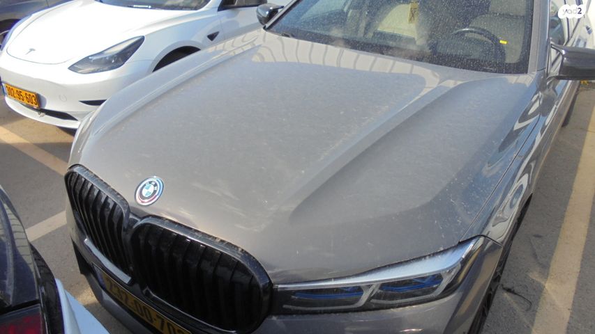 מודעת רכב ב מ וו סדרה 7