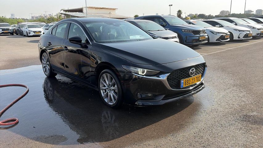 מודעת רכב מאזדה 3