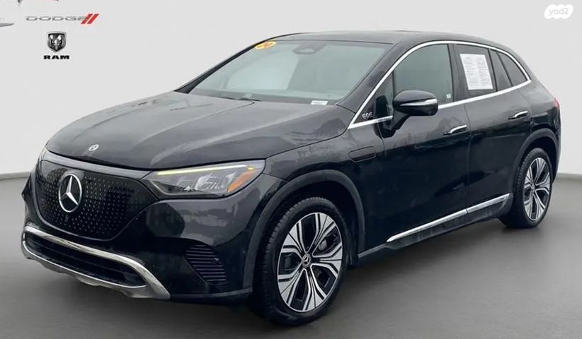 מודעת רכב מרצדס-בנץ EQE SUV