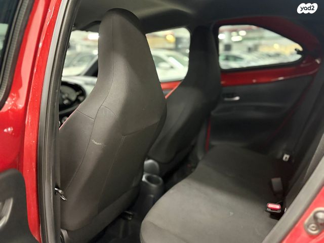 טויוטה אייגו X