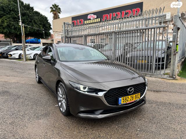 מאזדה 3