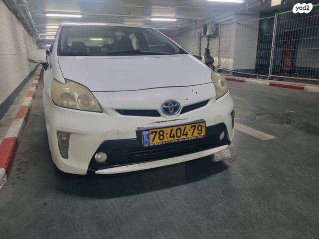 טויוטה פריוס